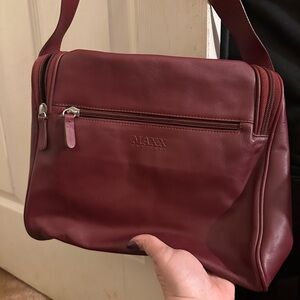 Maxx New York Elegant Burgundy 100% Genuine Leather Shoulder Bag